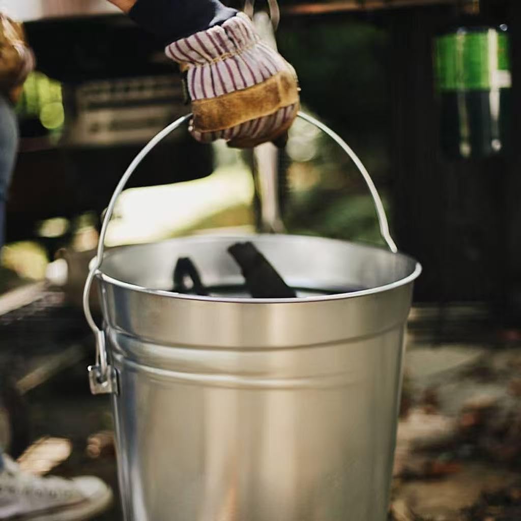 6 Gal Galvanized Steel Can with Locking Lid N613