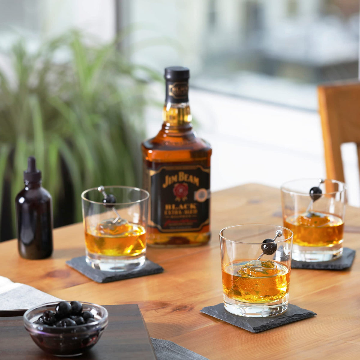 Black Bourbon Whiskey 750 ml 86 Proof C862415