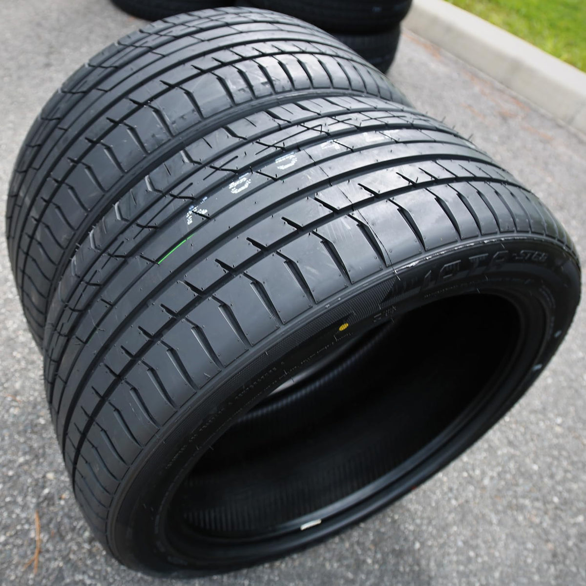 275/55R20 117V All Season XL Tire G653622
