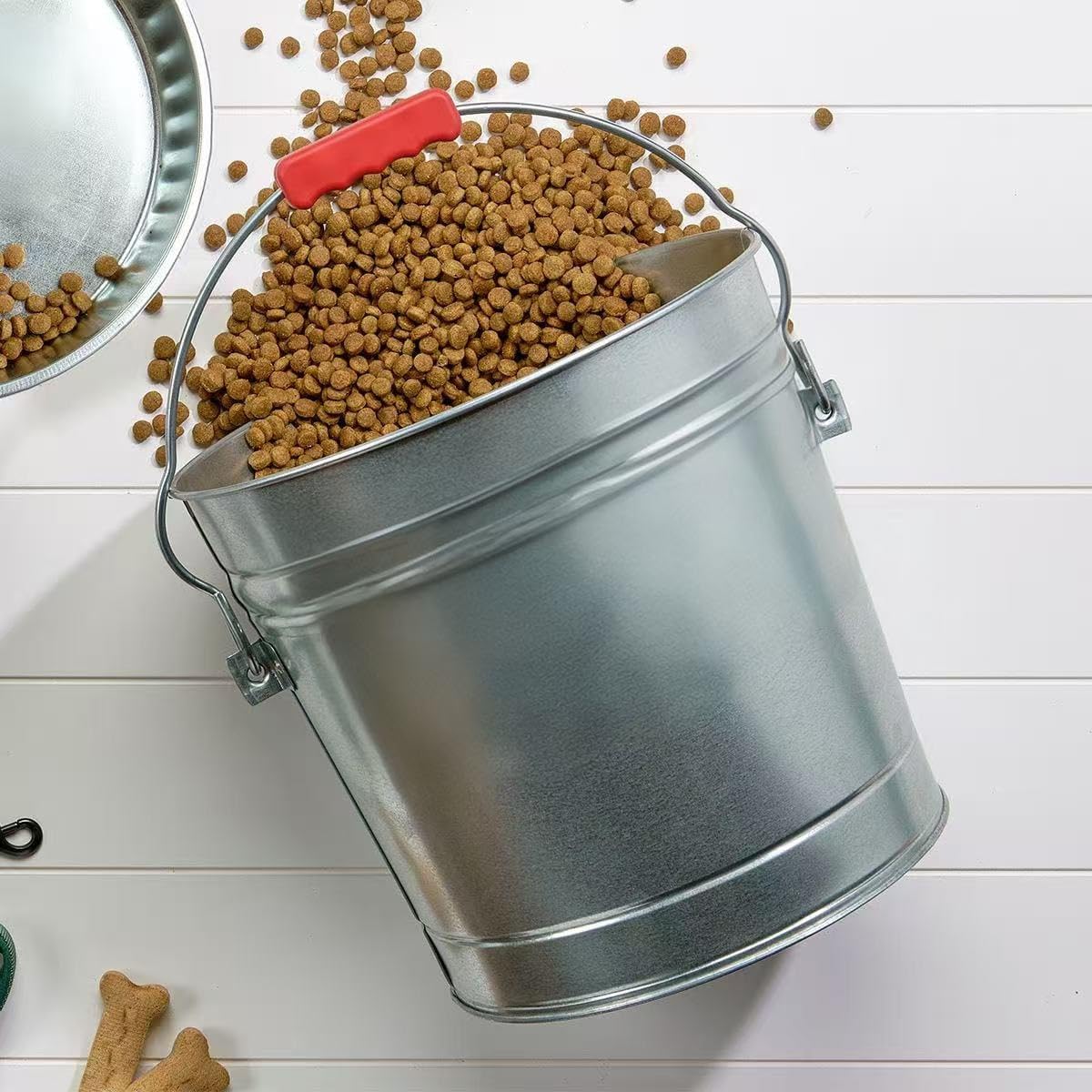 6 Gal Galvanized Steel Can with Locking Lid N613