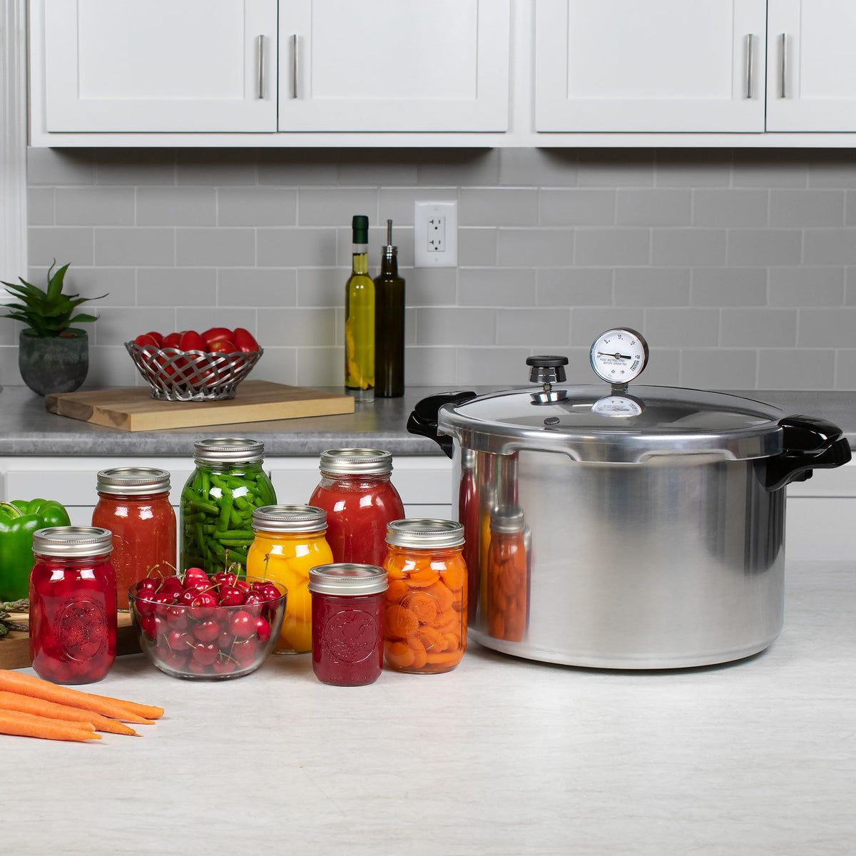 16-Quart Aluminum Pressure Canner and Cooker V863292