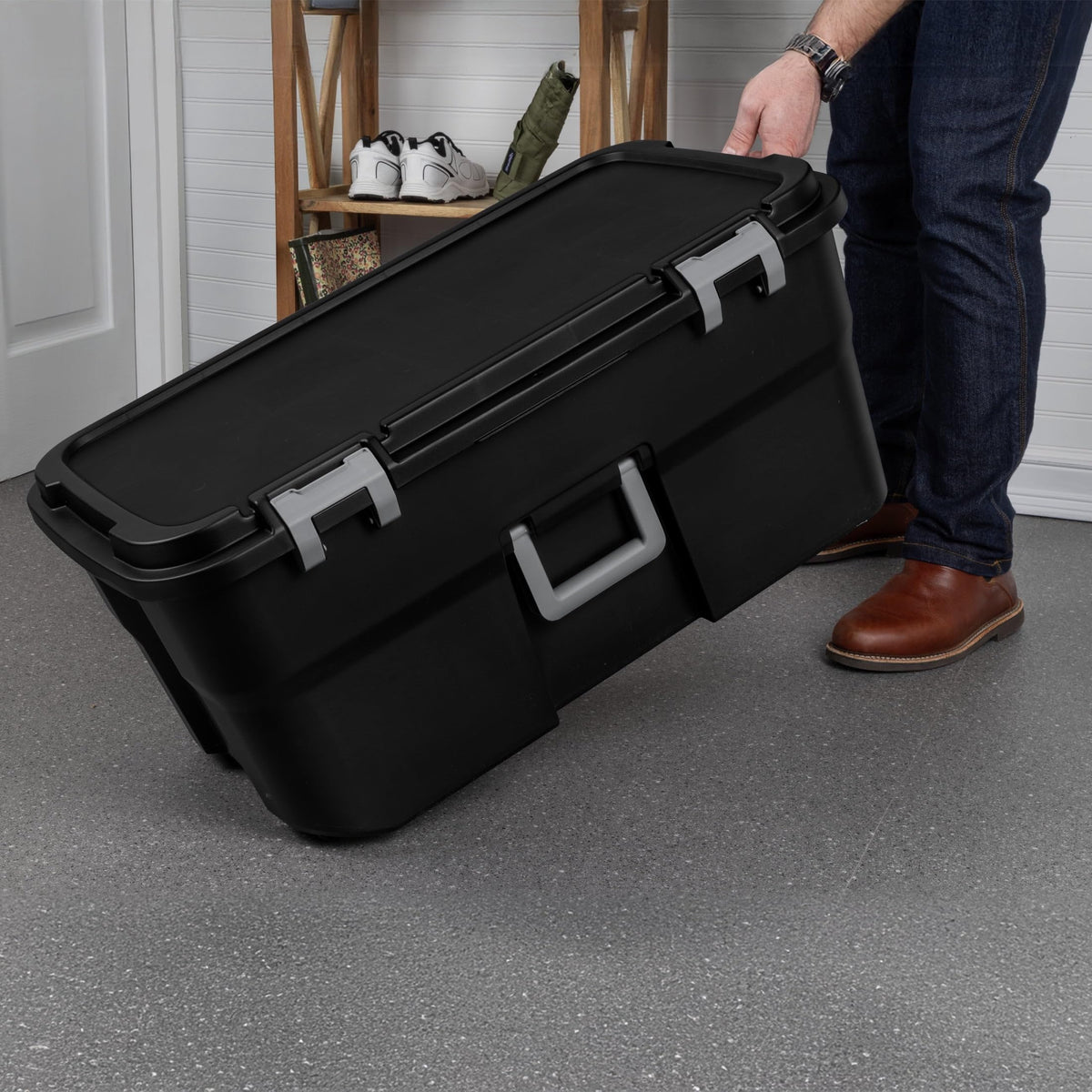 Black 22Gal Wheeled Lockable Storage Footlocker Z728